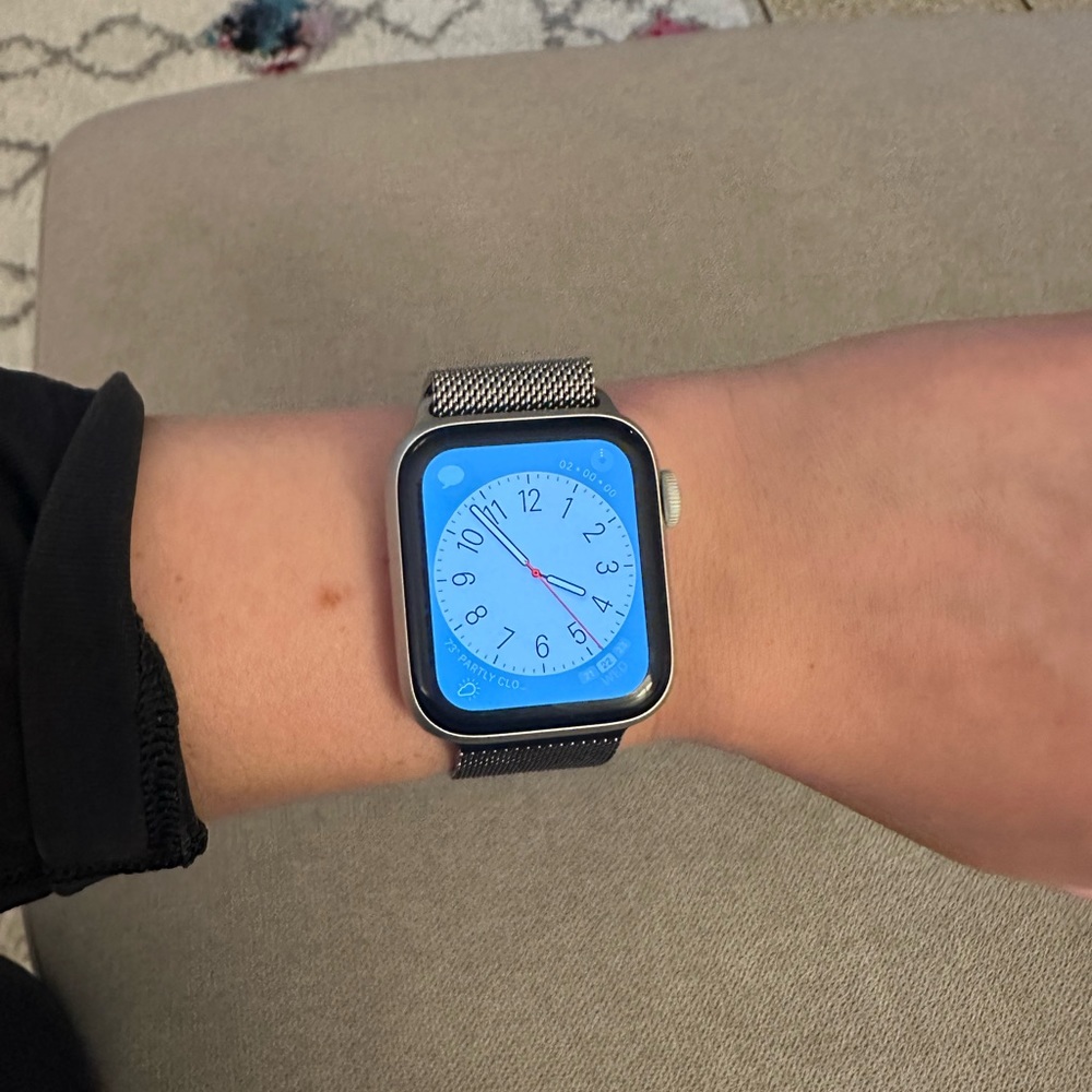 Apple Watch SE Series 6 with stainless steel adjustable band